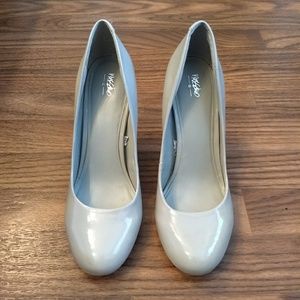 Mossimo Grey Faux Patent Leather Heels